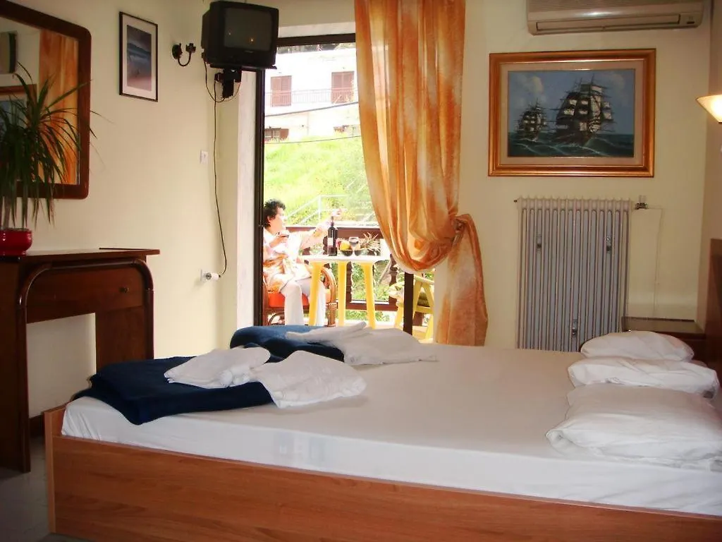 Room In Bb In Paradise Neos Marmaras